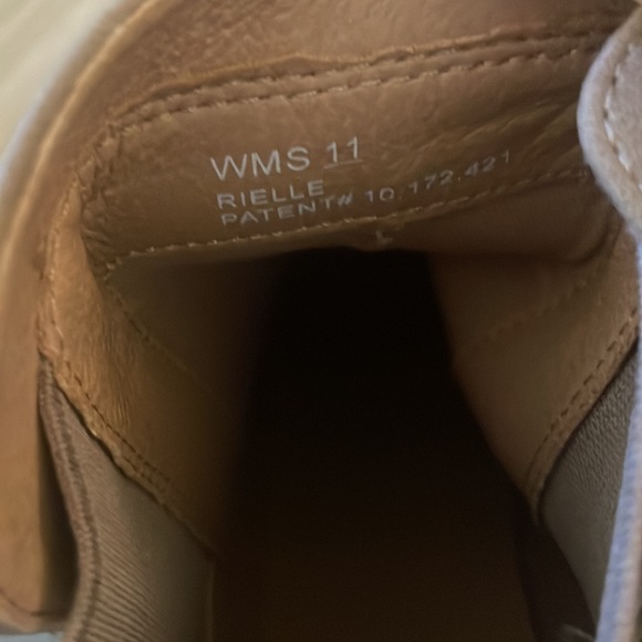 Boots - Picture 4 of 4